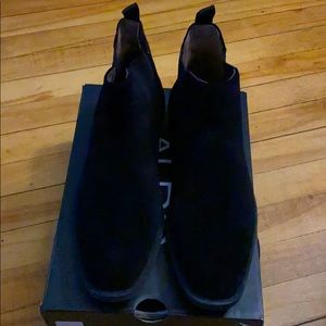Suede Chelsea boot by Aldo